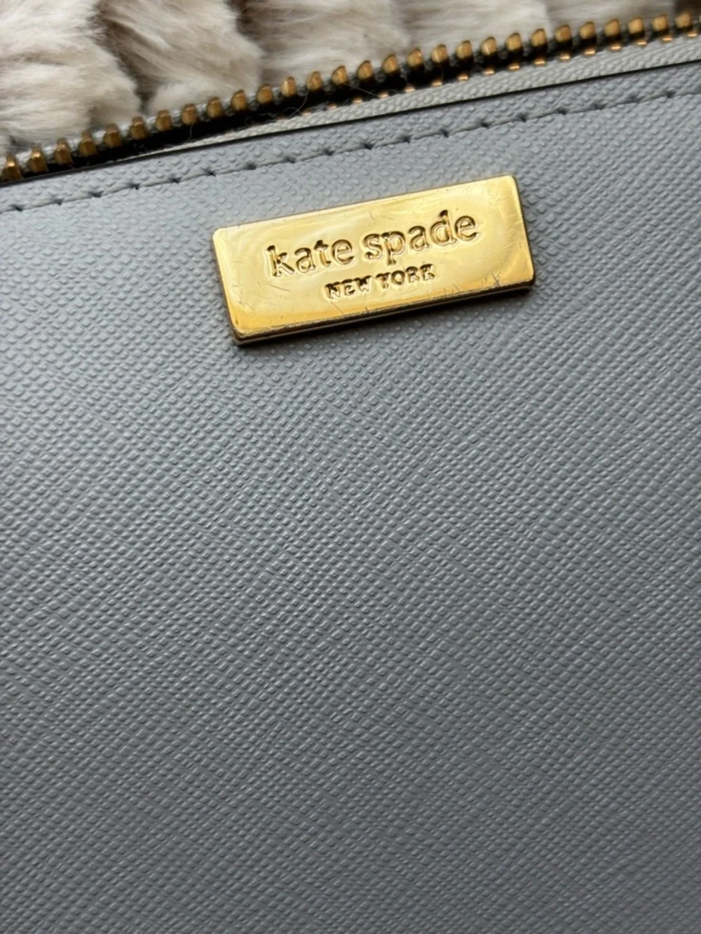 ♠️KATE SPADE EUC Saffiano Leather Continental zip around Wallet light gray